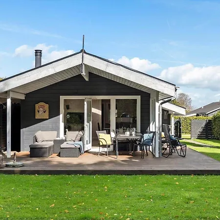 Sj215-bjert-binderup-strandpark-6