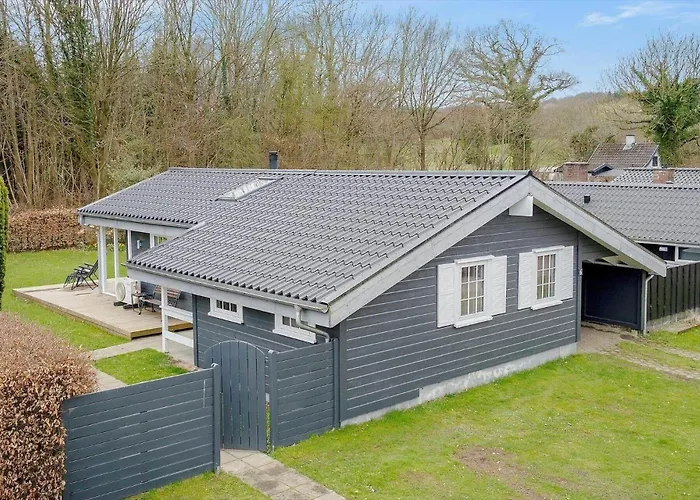 Sj215-bjert-binderup-strandpark-6